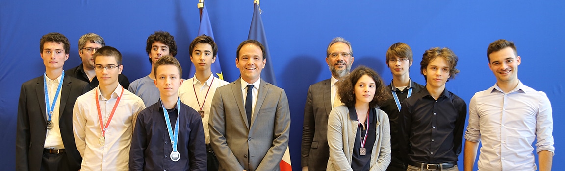 Olympiades Internationales d’Informatique : les médaillés reçus à Bercy