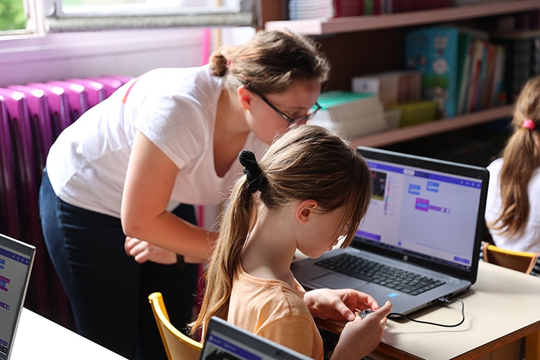 Ingénieuses 2022 : le projet 404Elles de l’EPITA reçoit le prix du projet le plus original !