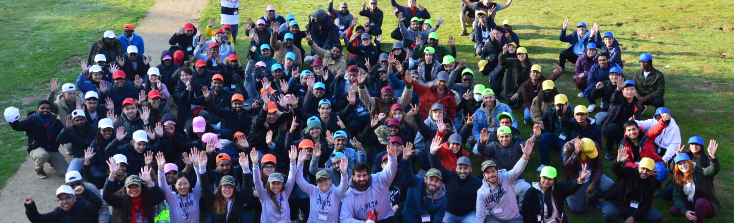 Photo d'un grand groupe d'étudiants